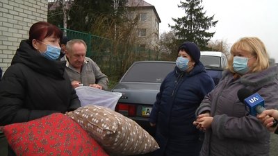 Житомирські волонтерки передали дарунки підопічним геріатричного пансіонату Житомирські волонтерки передали дарунки підопічним геріатричного пансіонату
