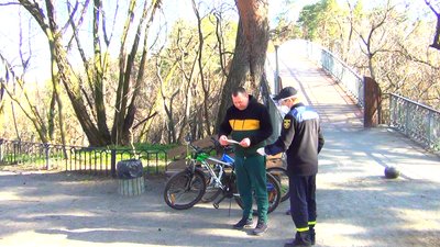 Правоохоронці та рятувальники патрулювали черкаські парки Правоохоронці та рятувальники патрулювали черкаські парки