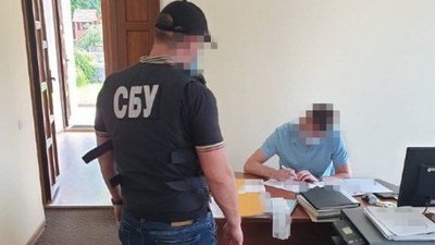 Незаконно продавали дерева: на Вінниччині СБУ викрила посадовців лісгоспу Незаконно продавали дерева: на Вінниччині СБУ викрила посадовців лісгоспу