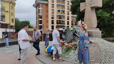 Покладання квітів та концерти: заходи, які відбудуться у Полтаві до Дня Незалежності