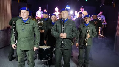 Луцький гурт "Флайза" разом із нацгвардійцями записали спільну пісню Луцький гурт "Флайза" разом із нацгвардійцями записали спільну пісню