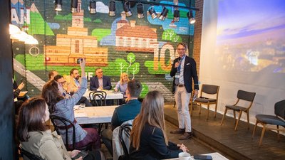 "Здоровий інвестиційний клімат є базою для розвитку Івано-Франківщини" — посол Швеції в Україні "Здоровий інвестиційний клімат є базою для розвитку Івано-Франківщини" — посол Швеції в Україні