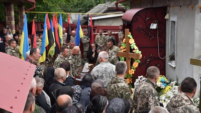 На Тернопільщині прощаються з бійцями, які загинули в Часовому Яру