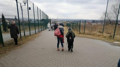 Вивозили дітей "зеленим коридором". Сум'янки розповіли про евакуацію із Суми у 2022 році Вивозили дітей "зеленим коридором". Сум'янки розповіли про евакуацію із Суми у 2022 році
