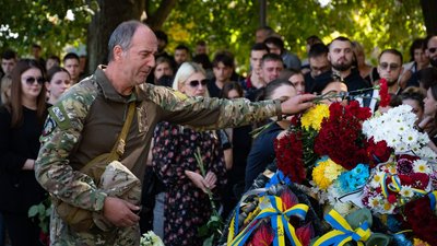 Прощалися з полеглим на війні 26-річним Андрієм Потічним Прощалися з полеглим на війні 26-річним Андрієм Потічним
