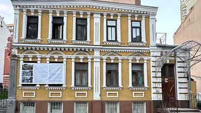 Садиба Зеленських: влада Києва через суд вимагатиме від забудовника відновити будівлю