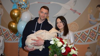 Поки розбирав завали у Бородянці. У київського рятувальника народився син в Івано-Франківську