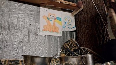 "Ми два роки під землею". Як живуть захисники у бліндажах на прикордонні Сумщини "Ми два роки під землею". Як живуть захисники у бліндажах на прикордонні Сумщини