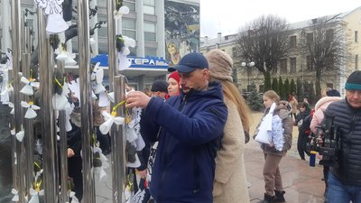 "Ангели пам’яті". У Вінниці відбулась акція, присвячена Героям Небесної Сотні "Ангели пам’яті". У Вінниці відбулась акція, присвячена Героям Небесної Сотні