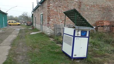 Чілер - апарат допомагає підтримувати прохолодну температуру у цеху. Чілер - апарат допомагає підтримувати прохолодну температуру у цеху.