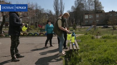 Власноруч дезінфікують будинок жителі черкаської багатоповерхівки Власноруч дезінфікують будинок жителі черкаської багатоповерхівки