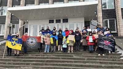 У Кременчуці влаштували автопробіг на підтримку ЗСУ У Кременчуці влаштували автопробіг на підтримку ЗСУ