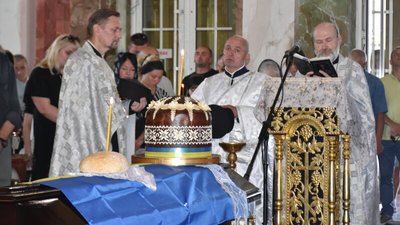 У Луцьку попрощалися із загиблим на Донеччині 37-річним захисником Павлом Ткачуком У Луцьку попрощалися із загиблим на Донеччині 37-річним захисником Павлом Ткачуком