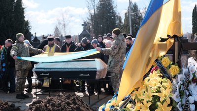 Буковина прощається з п'ятьма військовими, які загинули у боях