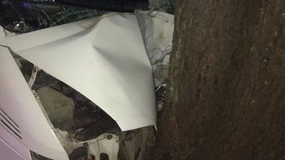 Злетів з дороги: в аварії на Волині травмувалися п'ятеро людей, серед них — неповнолітній Злетів з дороги: в аварії на Волині травмувалися п'ятеро людей, серед них — неповнолітній