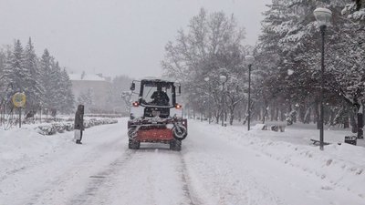 Снігоочисна техніка працює у Рівному