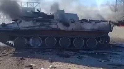 Парламент Молдови заборонив георгіївську стрічку і символи Z і V. Комуністи будуть оскаржувати закон