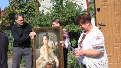 До дня народження Крушельницької тернопільський художник намалював її портрет До дня народження Крушельницької тернопільський художник намалював її портрет