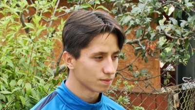 16-річний Богдан з Маріуполя до дядька на Хмельниччину діставався самостійно. Спочатку через купу блокпостів до Запоріжжя, потім, майже без грошей та їжі - потягом до Хмельницького. 16-річний Богдан з Маріуполя до дядька на Хмельниччину діставався самостійно. Спочатку через купу блокпостів до Запоріжжя, потім, майже без грошей та їжі - потягом до Хмельницького.