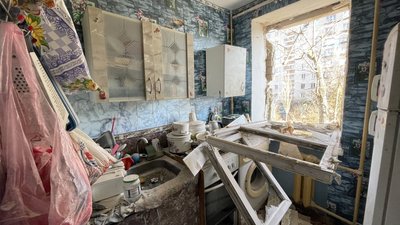 Наслідки обстрілів: на Херсонщині пошкоджені будинки та школа, виникли пожежі Наслідки обстрілів: на Херсонщині пошкоджені будинки та школа, виникли пожежі