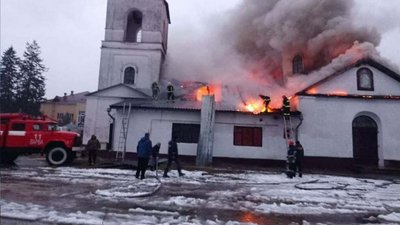 Ймовірно, необережне поводження з вогнем: чому у Журавці загорілася церква Ймовірно, необережне поводження з вогнем: чому у Журавці загорілася церква