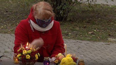 У Херсоні вшанували загиблих під час Голодоморів в Україні У Херсоні вшанували загиблих під час Голодоморів в Україні