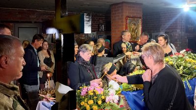 У Сумах поховали загиблого захисника Максима Харченка У Сумах поховали загиблого захисника Максима Харченка