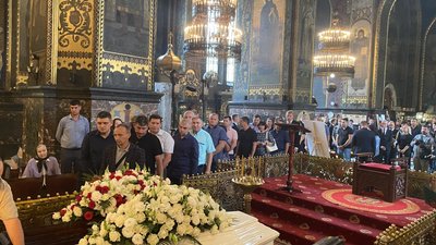 У Києві попрощалися з Героєм України Олексієм Вадатурським та його дружиною У Києві попрощалися з Героєм України Олексієм Вадатурським та його дружиною