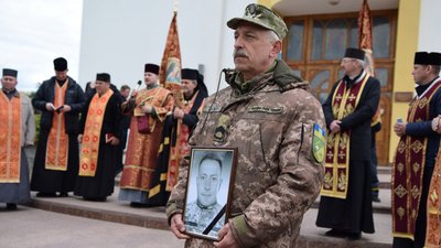 На Тернопільщині в останню дорогу провели двох бійців На Тернопільщині в останню дорогу провели двох бійців
