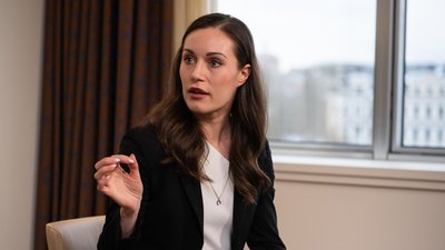 Колишня прем’єр-міністерка Фінляндії Санна Марін під час інтервʼю Суспільному