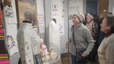 Виставка "Три Е": у Рівному експонують речі, які потрапили в музей з початку повномасштабного вторгнення Виставка "Три Е": у Рівному експонують речі, які потрапили в музей з початку повномасштабного вторгнення