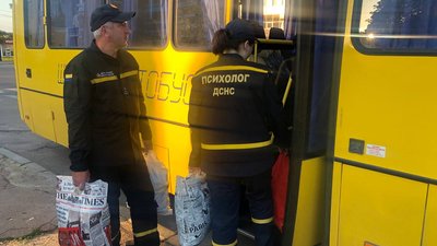 На Житомирщину прибув 15 евакуаційний потяг з вимушеними переселенцями На Житомирщину прибув 15 евакуаційний потяг з вимушеними переселенцями