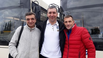 "Коли люди бачили нас, то дуже раділи". Кропивницькі водії евакуювали з окупованих територій понад 5 тисяч жителів