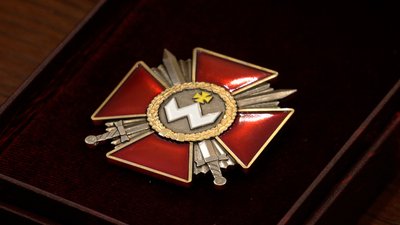 У Чернігові родинам загиблих захисників України передали державні нагороди