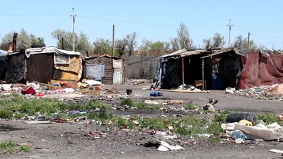 В Херсоні на сміттєзвалищі виявили 25 заробітчан із Закарпаття, серед яких були і діти В Херсоні на сміттєзвалищі виявили 25 заробітчан із Закарпаття, серед яких були і діти