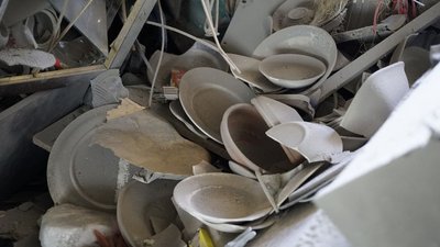 Правило двох стін врятувало від обстрілів подружжя в Чугуєві на Харківщині: фото наслідків Правило двох стін врятувало від обстрілів подружжя в Чугуєві на Харківщині: фото наслідків