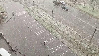 На Миколаївщині засніжило: водіїв закликають бути обережними на дорогах