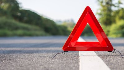 На Чернігівщині мотоцикліст в’їхав у стовп: водій помер на місці