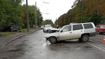 Внаслідок аварії у Луцьку травмувалась неповнолітня школярка Внаслідок аварії у Луцьку травмувалась неповнолітня школярка