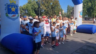 "Біжу за Героїв України": у Миколаєві влаштували патріотичний забіг "Біжу за Героїв України": у Миколаєві влаштували патріотичний забіг
