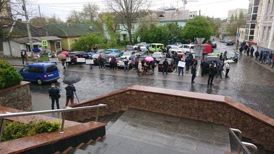 Луцькі підприємці вимагають у влади дати дозвіл працювати і скасувати податки