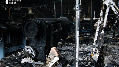 "В мене ком в горлі був": історія підприємців, які втратили виробництво через ракетний удар по Одесі. ФОТО. ВІДЕО "В мене ком в горлі був": історія підприємців, які втратили виробництво через ракетний удар по Одесі. ФОТО. ВІДЕО