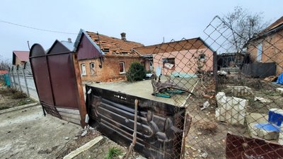 "Б’ють по мирному населенню". Як у прифронтовому Оріхові продовжують жити місцеві жителі - фоторепортаж "Б’ють по мирному населенню". Як у прифронтовому Оріхові продовжують жити місцеві жителі - фоторепортаж