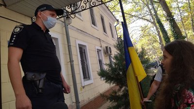 У Миколаєві люди вимагають суворішого покарання для підозрюваного у вбивстві собаки У Миколаєві люди вимагають суворішого покарання для підозрюваного у вбивстві собаки