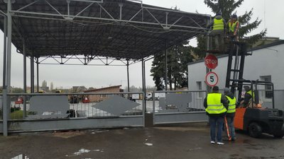 У Луцьку встановили 10 напівпідземних контейнерів для сміття У Луцьку встановили 10 напівпідземних контейнерів для сміття