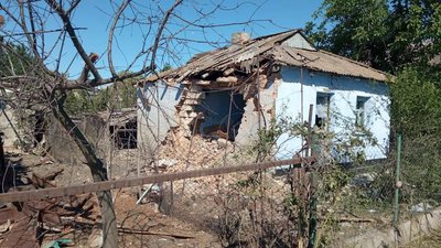 Обстріл Нововоронцовки: поліція встановлює масштаби руйнувань та розслідує загибель місцевого жителя