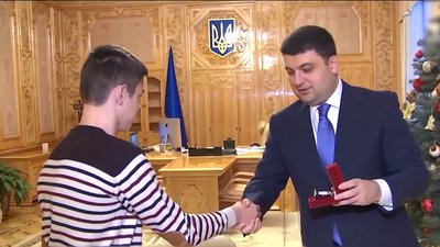 Удар струмом за відмову госпіталізувати: у Черкасах юнак напав на фельдшерку швидкої Удар струмом за відмову госпіталізувати: у Черкасах юнак напав на фельдшерку швидкої