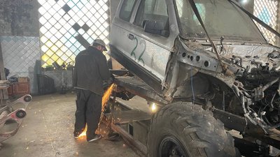 Машини адаптую до умов, де перебувають військові. Автослюсарі з Миколаївщини виготовили 19 багі для фронту Машини адаптую до умов, де перебувають військові. Автослюсарі з Миколаївщини виготовили 19 багі для фронту