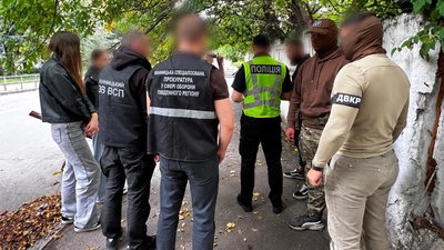 Правоохоронці проводять затримання