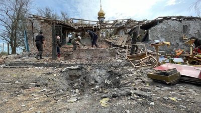 Церква в Комишувасі, яка зазнала руйнувань внаслідок ракетного обстрілу, 16 квітня 2023